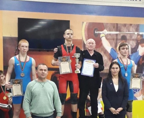 Студент ИНПЕКО, тяжелоатлет Лев Султан завоевал золото всероссийских соревнований